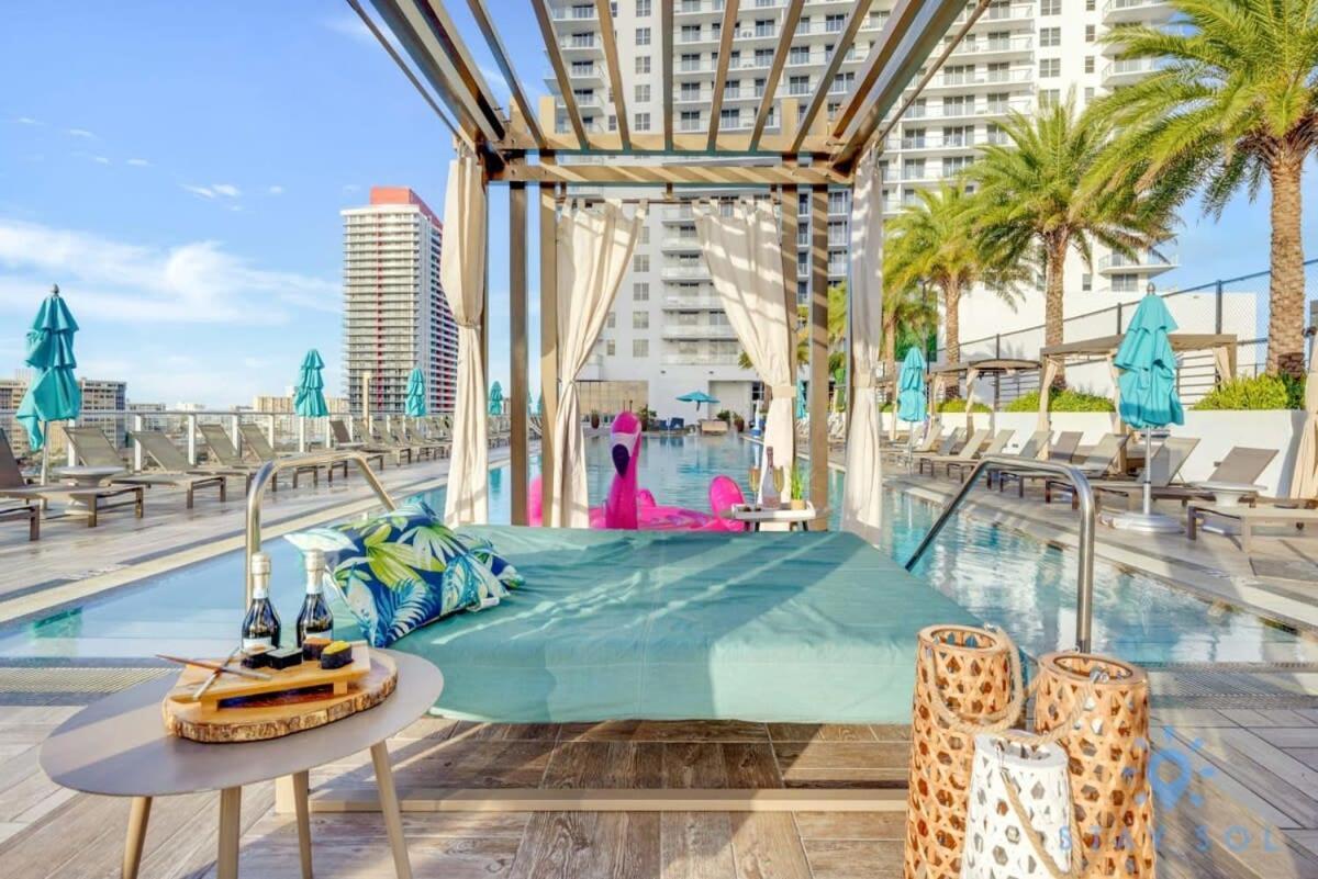 Wrap Around Balcony - Insane Views - Amazing Pools Apartment Hollywood Ngoại thất bức ảnh