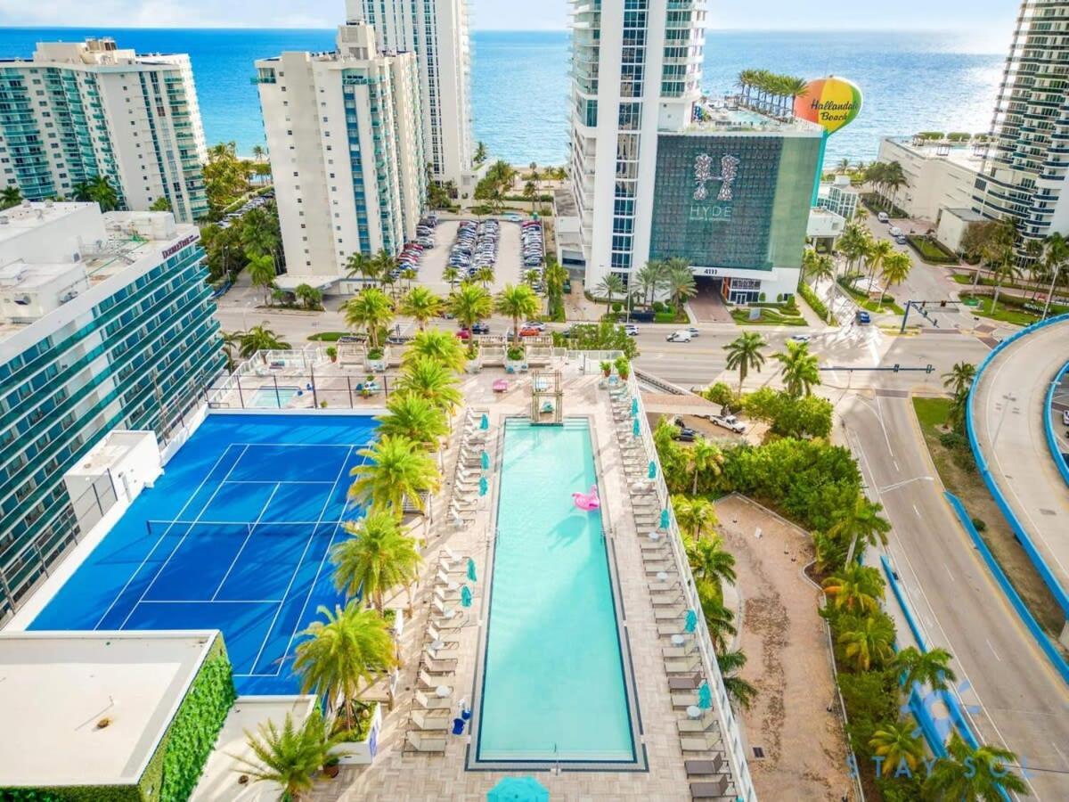 Wrap Around Balcony - Insane Views - Amazing Pools Apartment Hollywood Ngoại thất bức ảnh