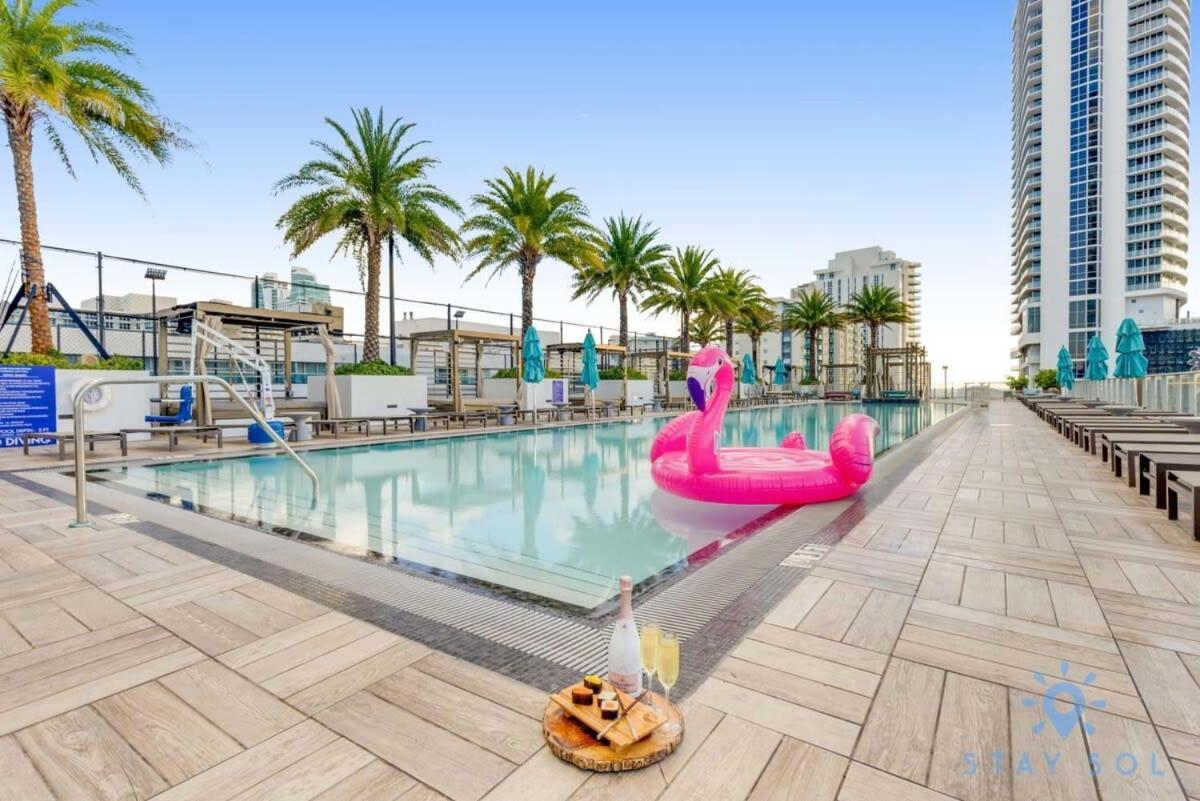 Wrap Around Balcony - Insane Views - Amazing Pools Apartment Hollywood Ngoại thất bức ảnh