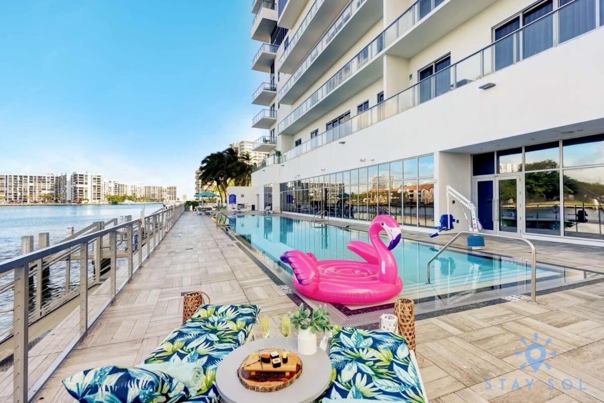 Wrap Around Balcony - Insane Views - Amazing Pools Apartment Hollywood Ngoại thất bức ảnh