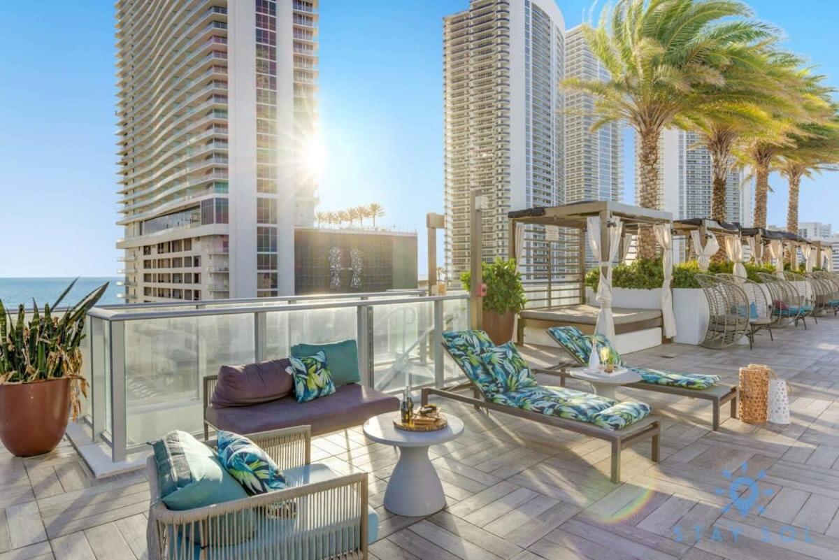Wrap Around Balcony - Insane Views - Amazing Pools Apartment Hollywood Ngoại thất bức ảnh