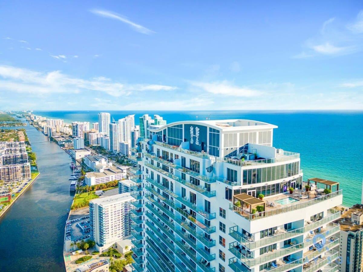 Wrap Around Balcony - Insane Views - Amazing Pools Apartment Hollywood Ngoại thất bức ảnh